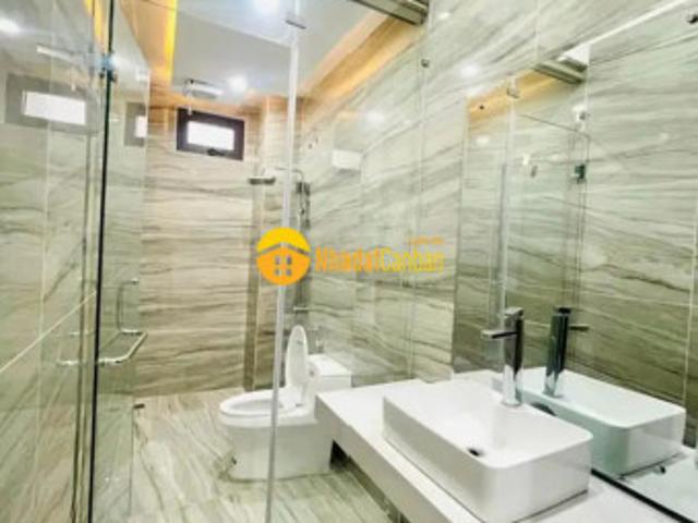 Nhà mặt phố bán