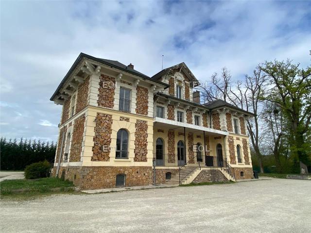 Local Commercial vente à Torcy, Villeneuve-le-comte