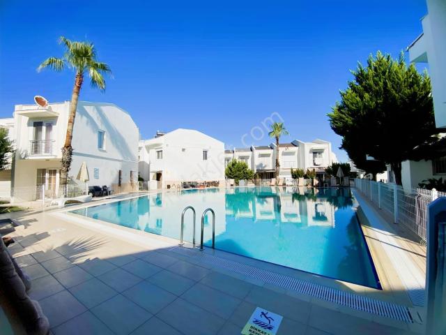Kemerağzı Mahallesi, Aksu içerisinde satılık Villa