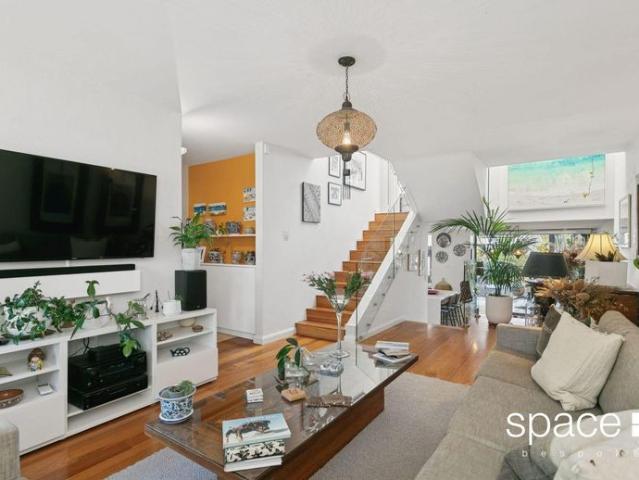 Townhouse for rent in Curtin, Perth