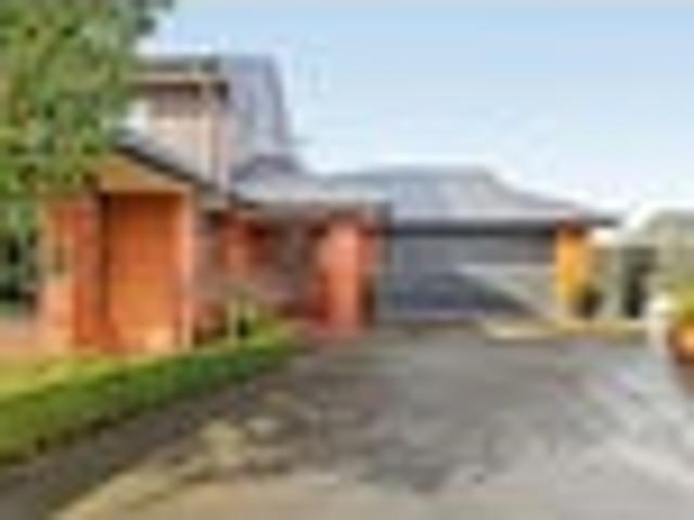 House for sale in Chaslands, Canterbury