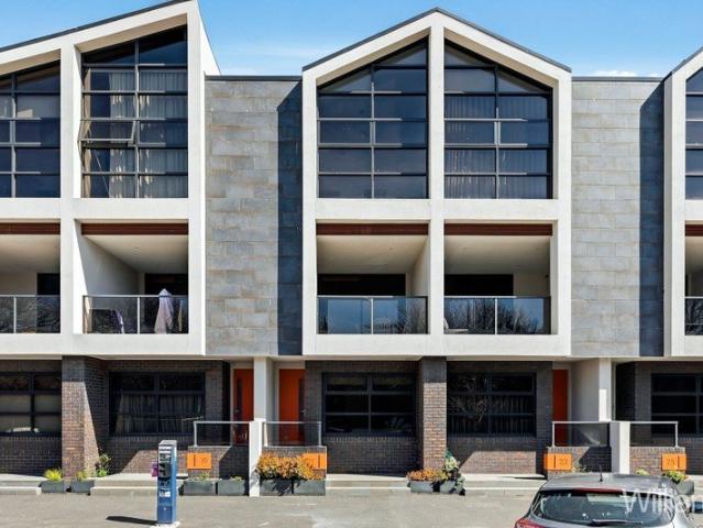 Townhouse for sale in Williamstown, Melbourne