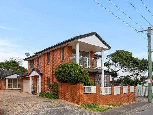 Townhouse for sale in Ambergate, New South Wales