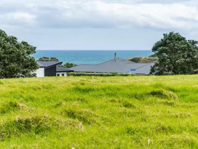House for sale in Baylys Beach, Northland