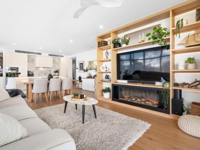 Apartment for sale in Surfers Paradise, Gold Coast City