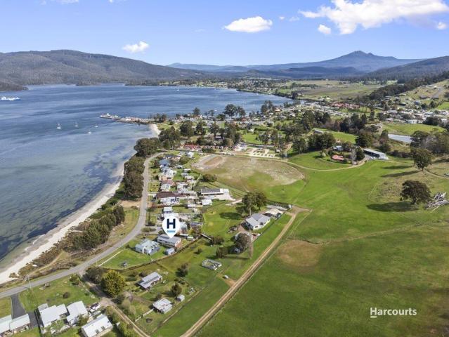 House for sale in Brooks Bay, Tasmania