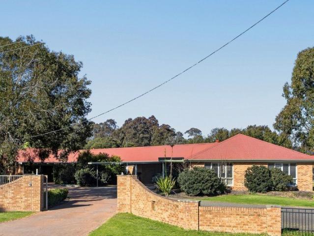 Cottage for sale in Sydney, New South Wales