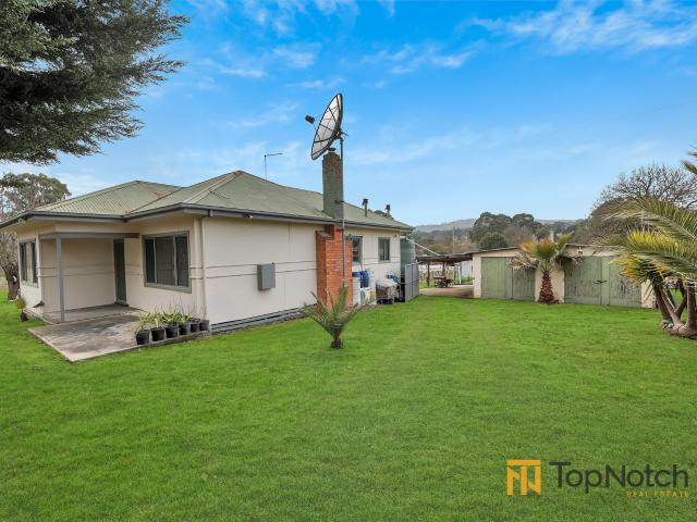 Cottage for sale in Clonbinane, Victoria