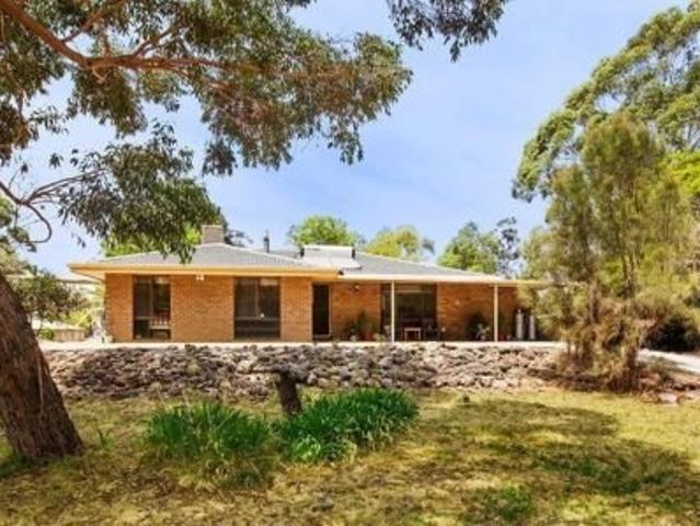 Cottage for sale in Banjup, Western Australia