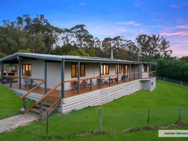 Cottage for sale in Heathcote Junction, Victoria
