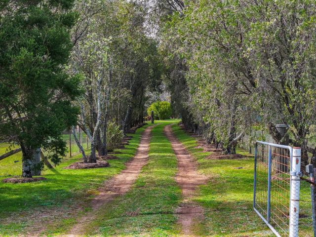 Cottage for sale in Belimbla Park, New South Wales
