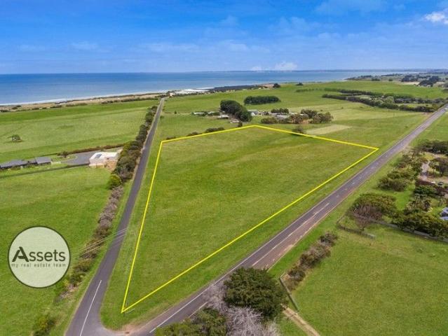 Cottage for sale in Victoria