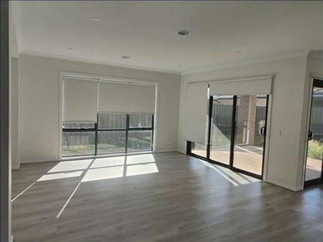 House for rent in Mount Atkinson, Melbourne