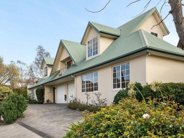 Townhouse for sale in Sandy Bay, Tasmania