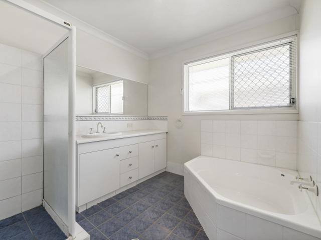 Apartment for sale in Kearneys Spring, Queensland