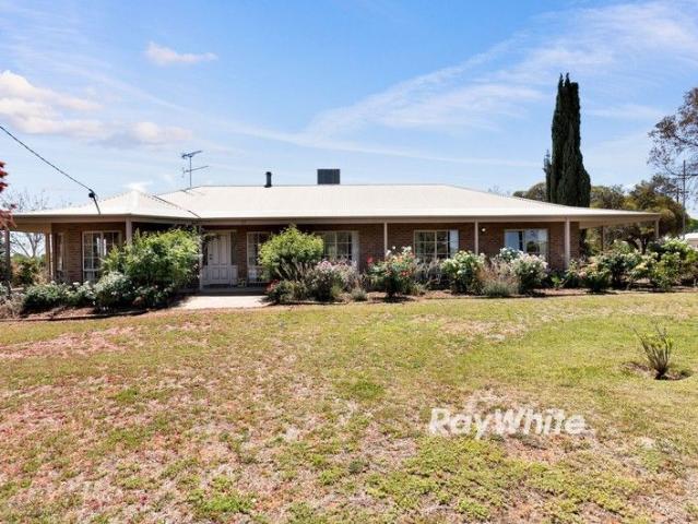 House for sale in Nichols Point, Victoria
