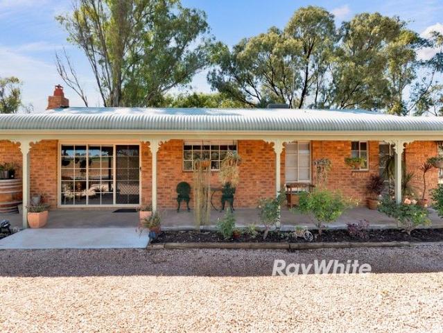 House for sale in Nichols Point, Victoria