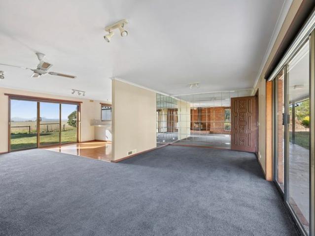 House for rent in Victoria