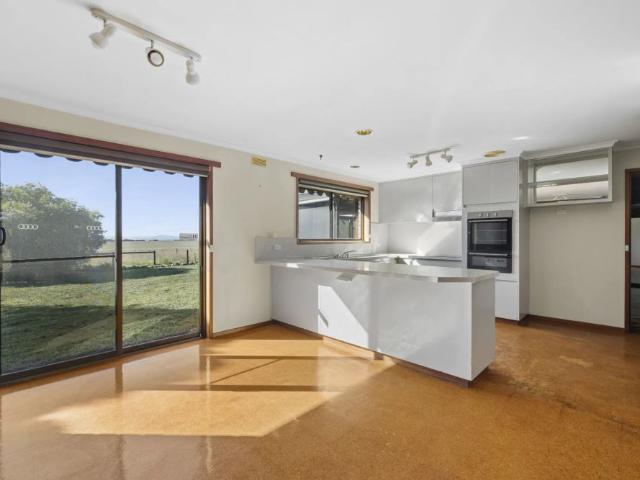 House for rent in Victoria