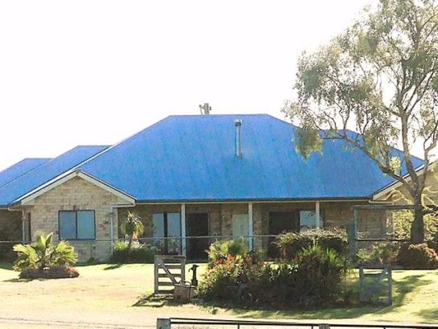 Cottage for sale in Biddeston, Queensland