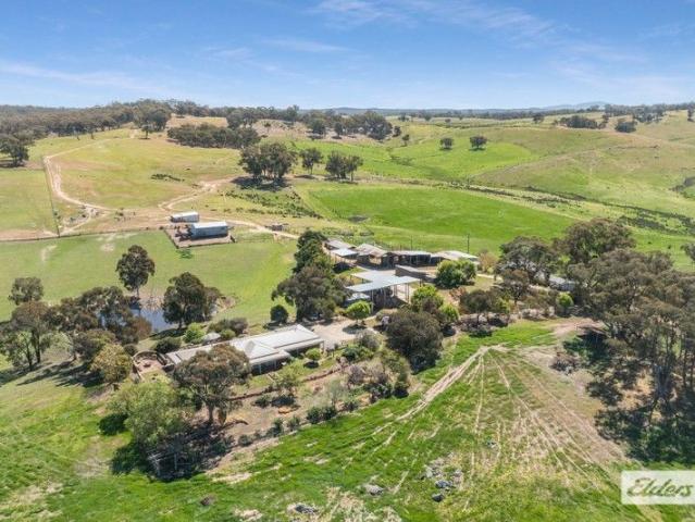 House for sale in Victoria