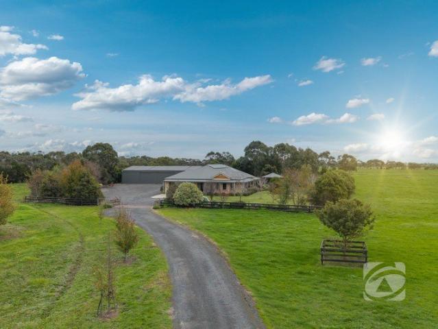 Cottage for sale in Camerons Creek, Victoria