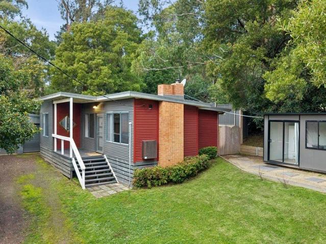 House for sale in Victoria