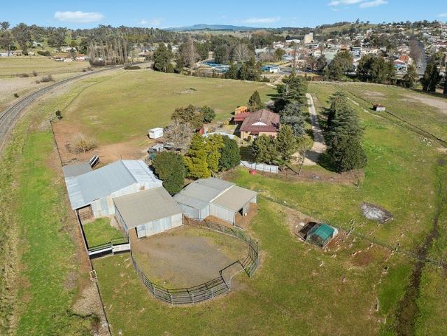 Cottage for sale in Molong, New South Wales