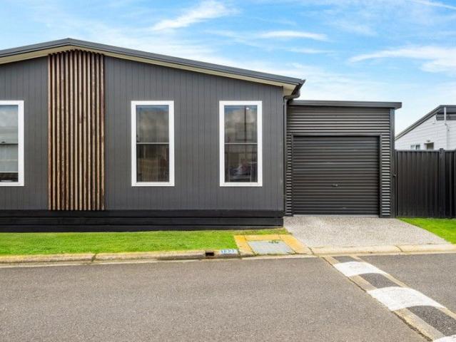 Apartment for sale in Leopold, Victoria