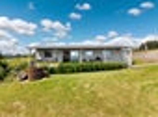 House for sale in Awhitu