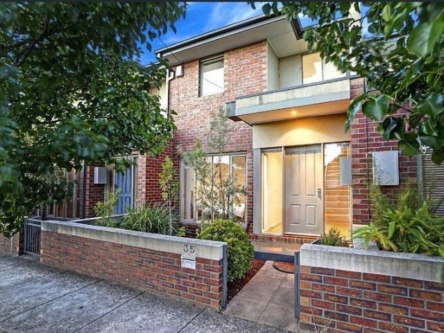 Townhouse for rent in Camerons Creek, Victoria