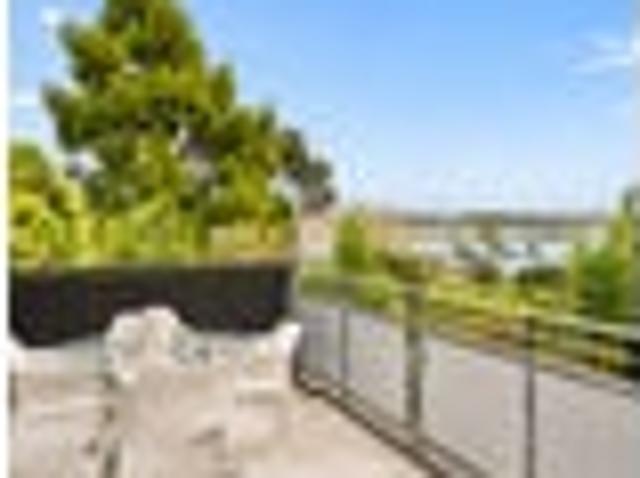 House for sale in Pāremoremo, Upper Harbour
