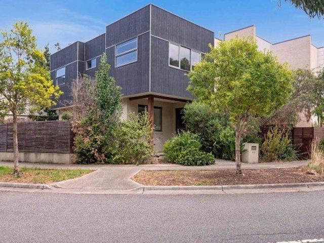 Townhouse for sale in Camerons Creek, Victoria