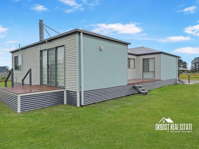 Cottage for sale in Newmerella, Victoria