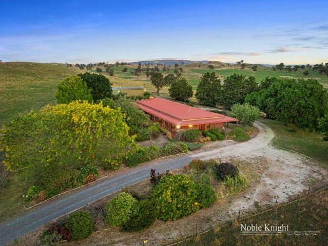 Cottage for sale in Killingworth, Victoria