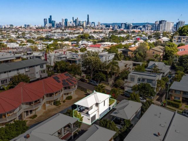 Townhouse for sale in Toombul, Queensland