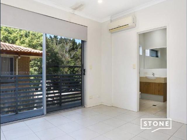 Townhouse for rent in Toombul, Queensland