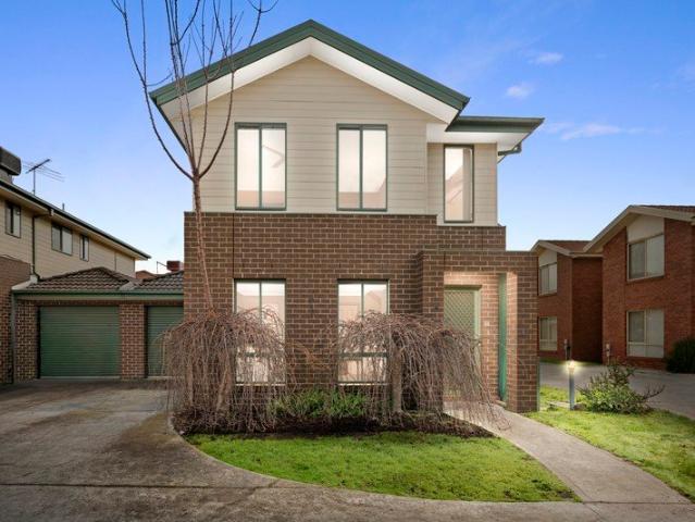Townhouse for sale in Camerons Creek, Victoria