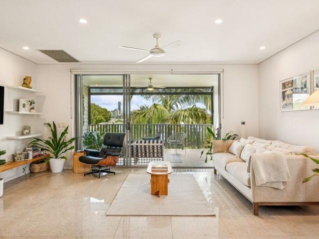 Townhouse for sale in Toombul, Queensland
