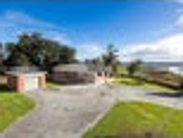 House for sale in Otakou