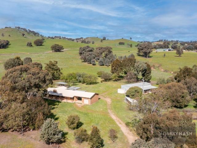 Cottage for sale in Glenrowan, Victoria