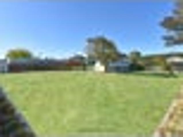 House for sale in Chaslands, Canterbury