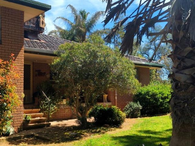 Cottage for sale in Piallamore, New South Wales