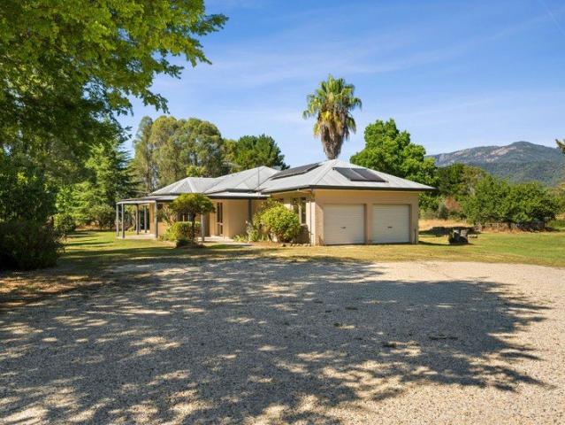 House for rent in Porepunkah, Victoria