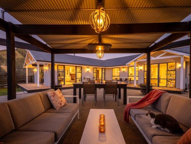 House for sale in Hira