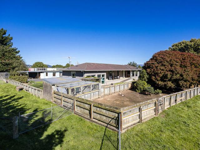 Property for sale in Otakou