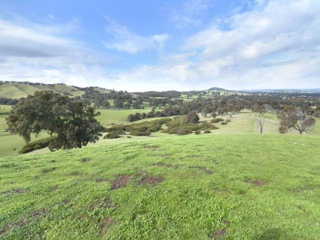 Cottage for sale in Norval, Victoria