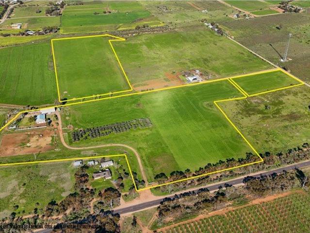 Cottage for sale in Nyah West, Victoria