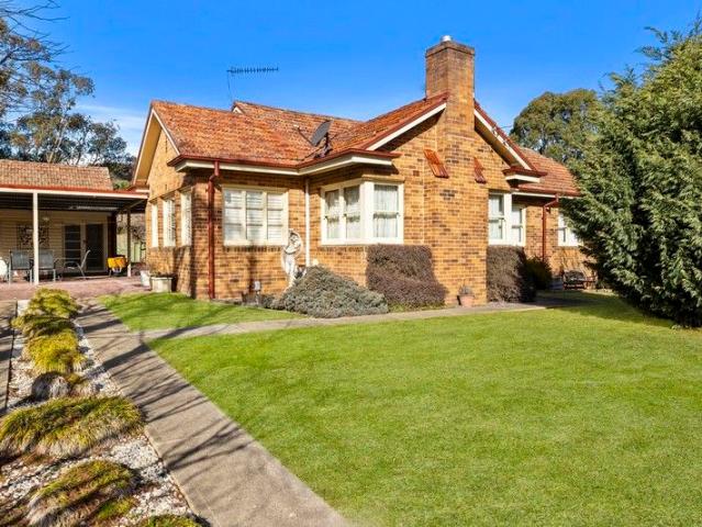 Cottage for sale in Cullen Bullen, New South Wales