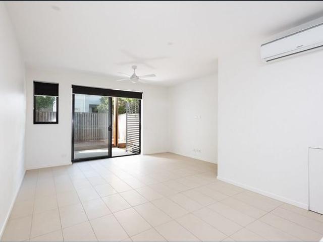 Townhouse for rent in Fernbrook, Queensland